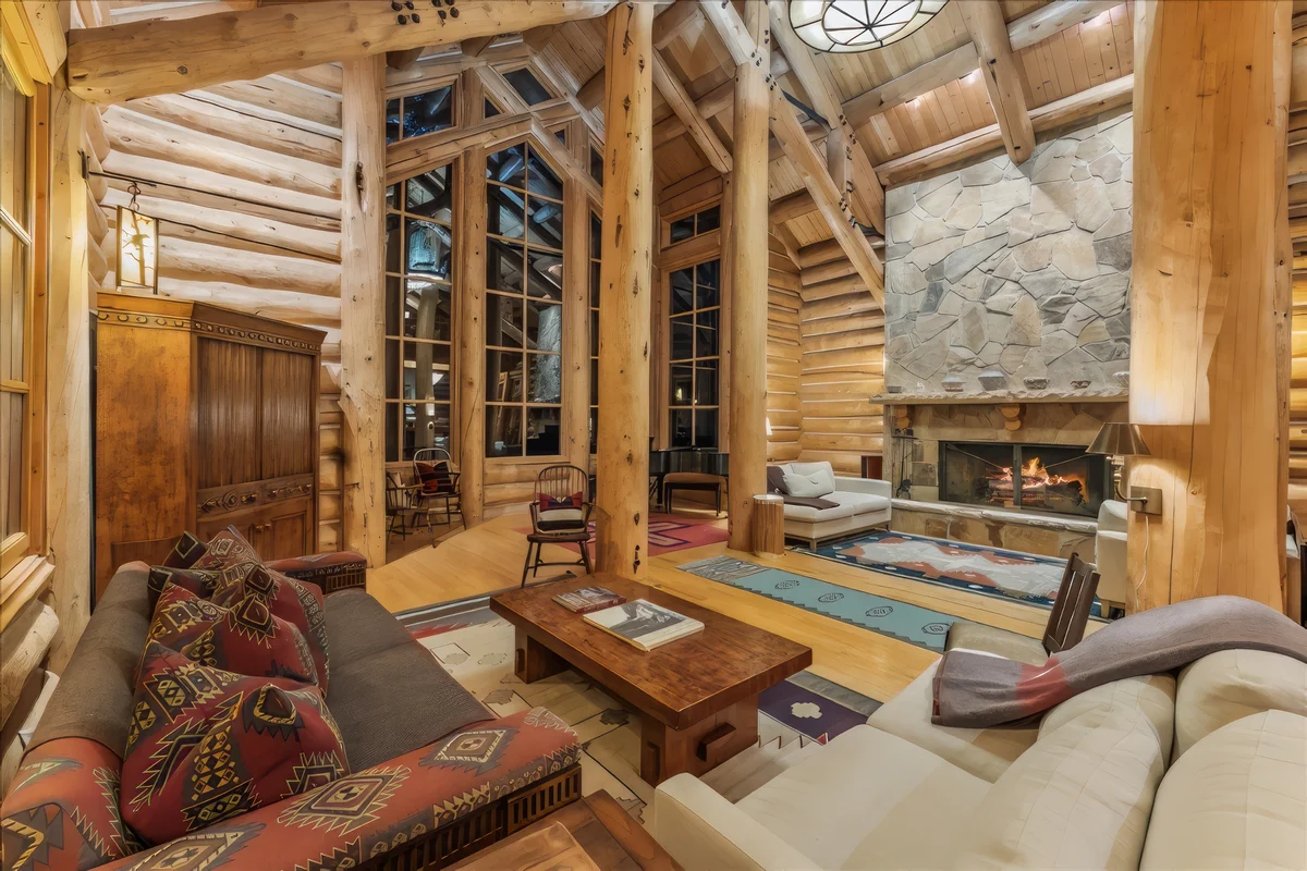 Treehouse Lodge #69