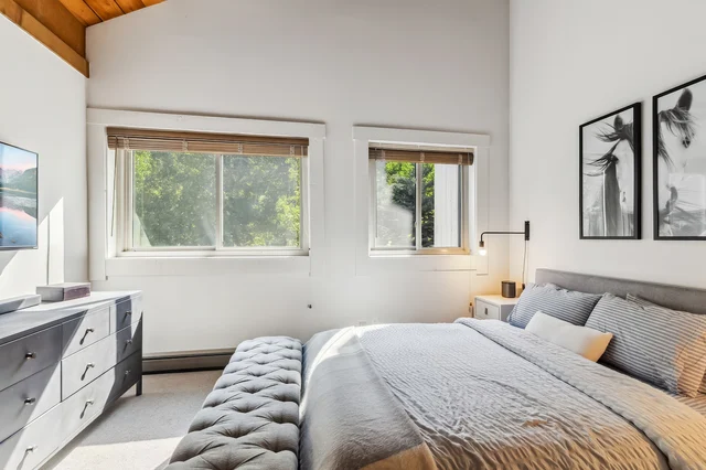 Bedroom 1 image 1