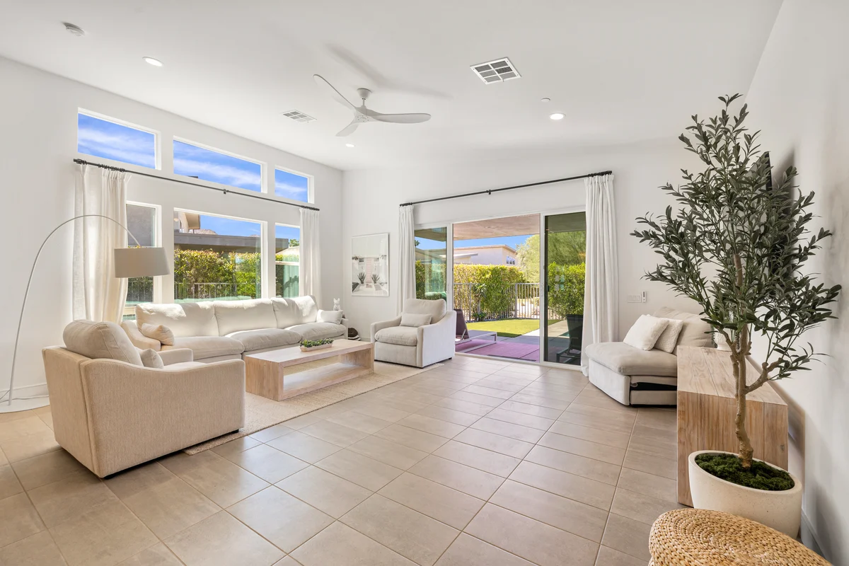 Wander Indian Wells Palms