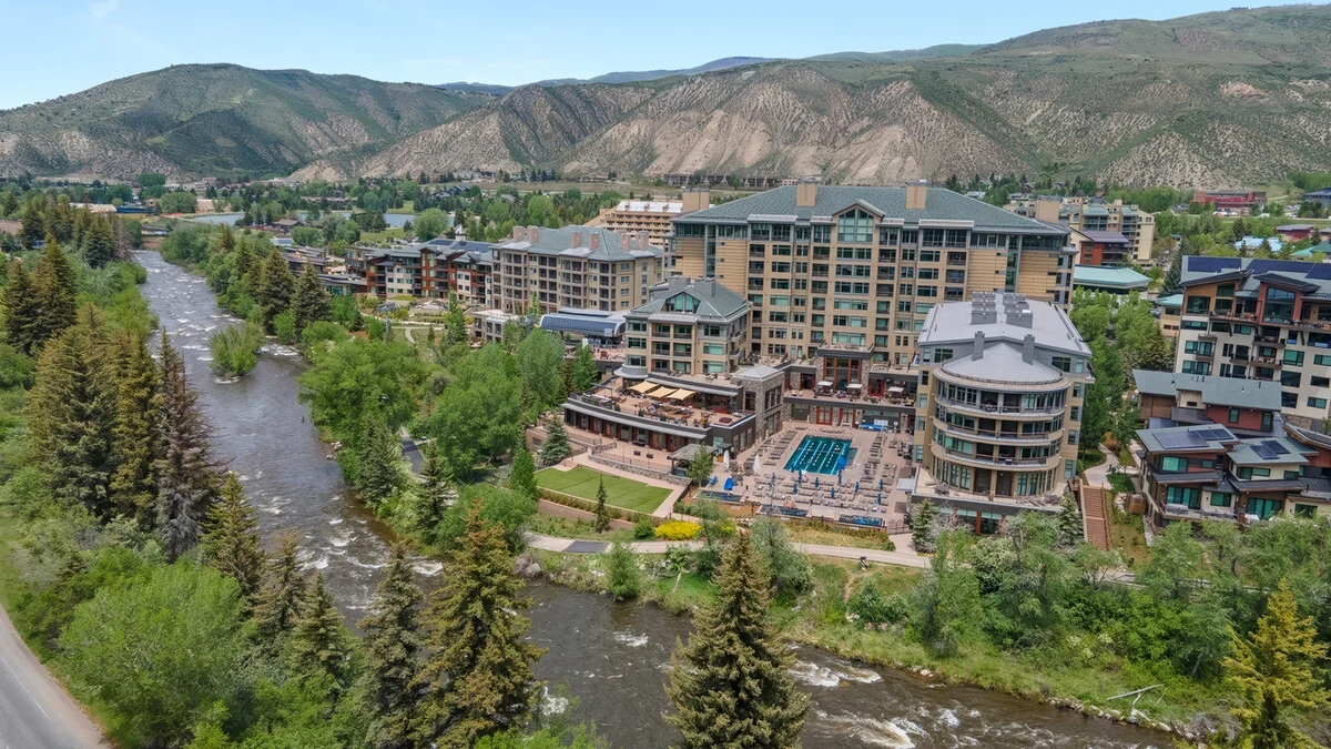 LUXE Riverfront Mountain Retreat | Walk to Gondola #54