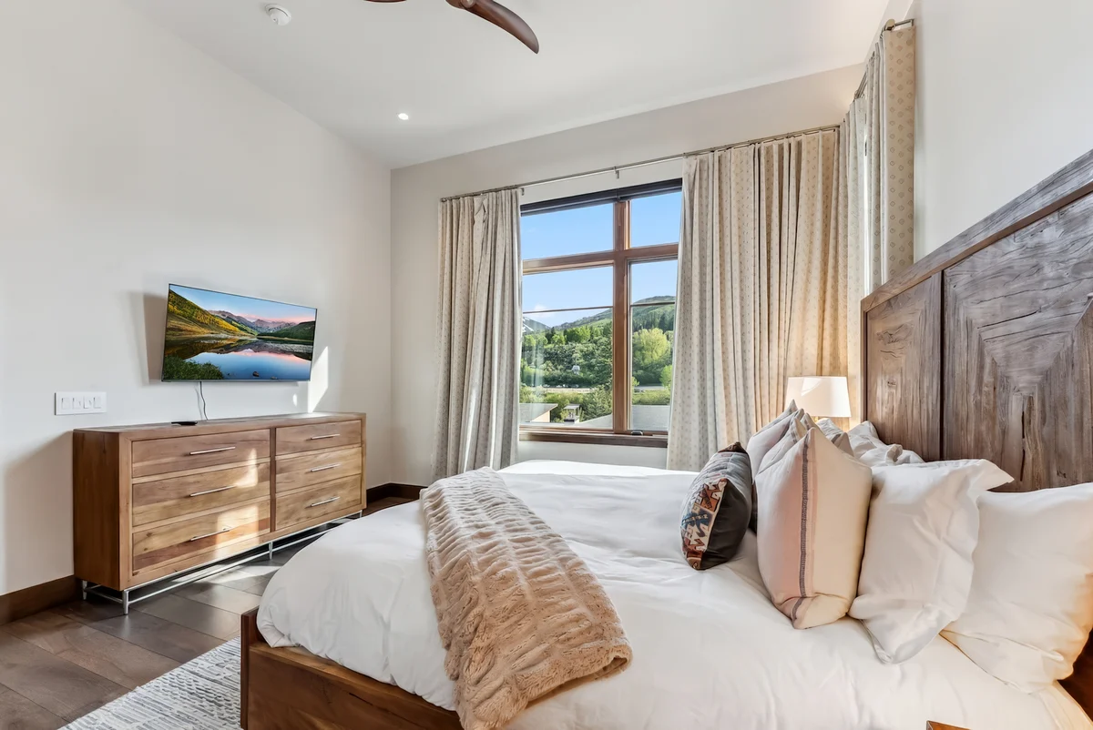 LUXE Riverfront Mountain Retreat | Walk to Gondola #24