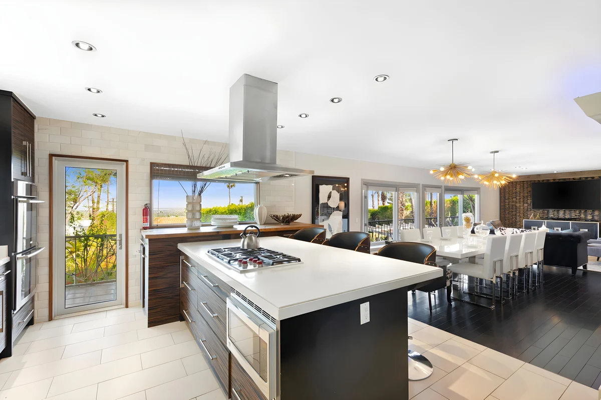 Wander Palm Springs Hillside