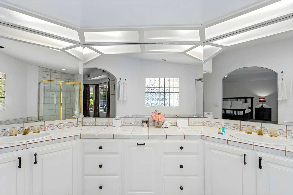 Wander Palm Desert Peaks