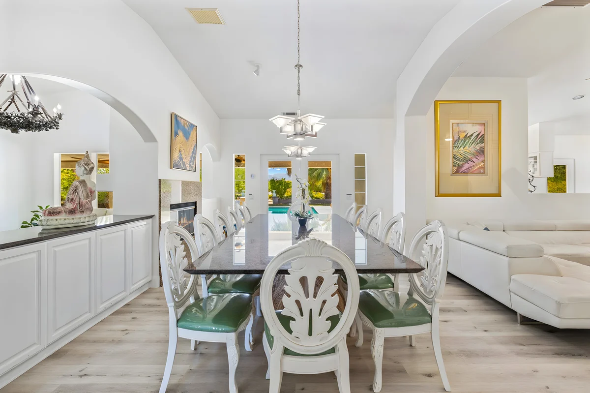 Wander Palm Desert Peaks