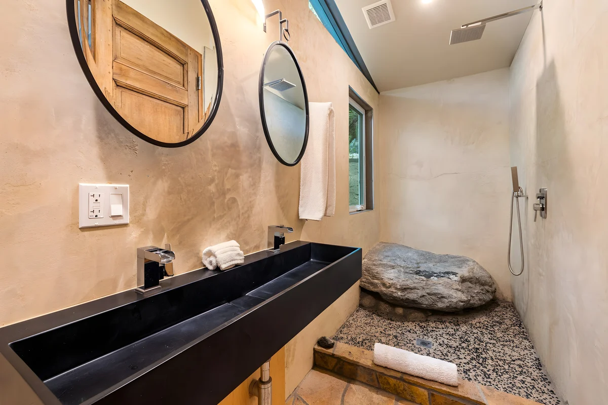 Ensuite Bathroom 1 image 1