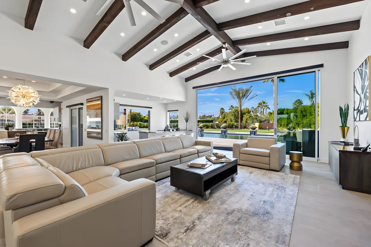 Wander Bermuda Dunes Desert