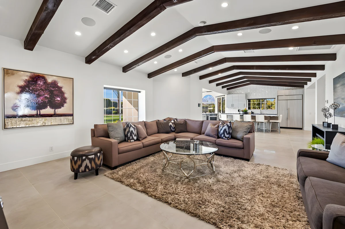 Wander Bermuda Dunes Desert