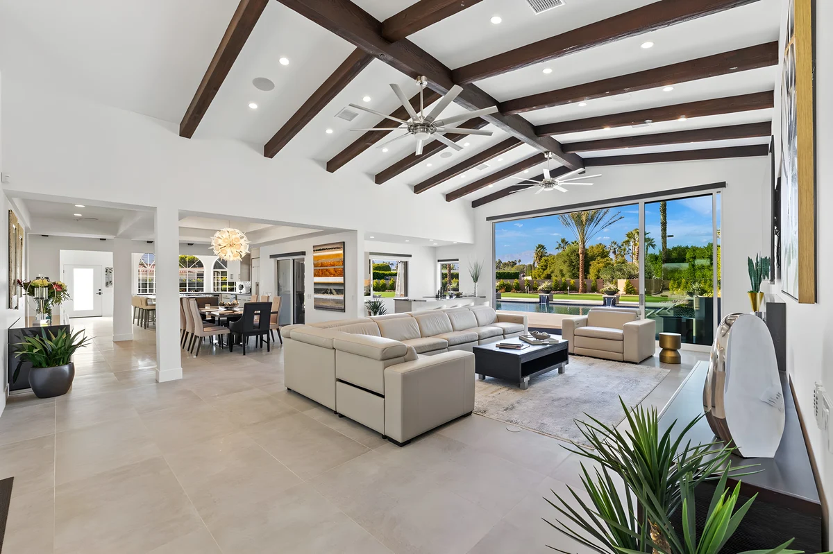 Wander Bermuda Dunes Desert