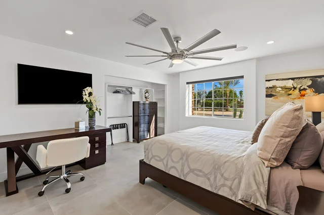 Bedroom 3 image 1