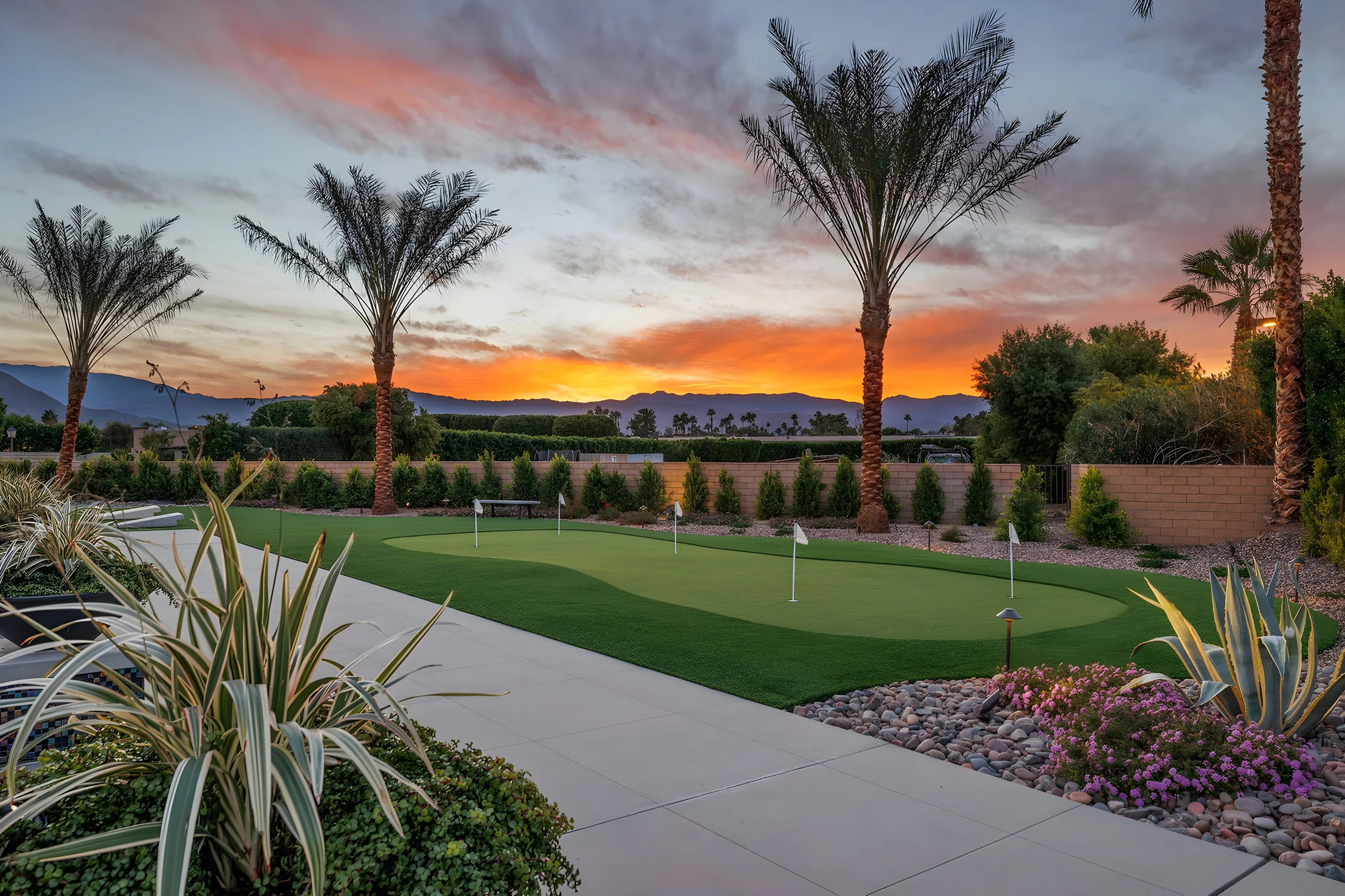 Wander Bermuda Dunes Desert