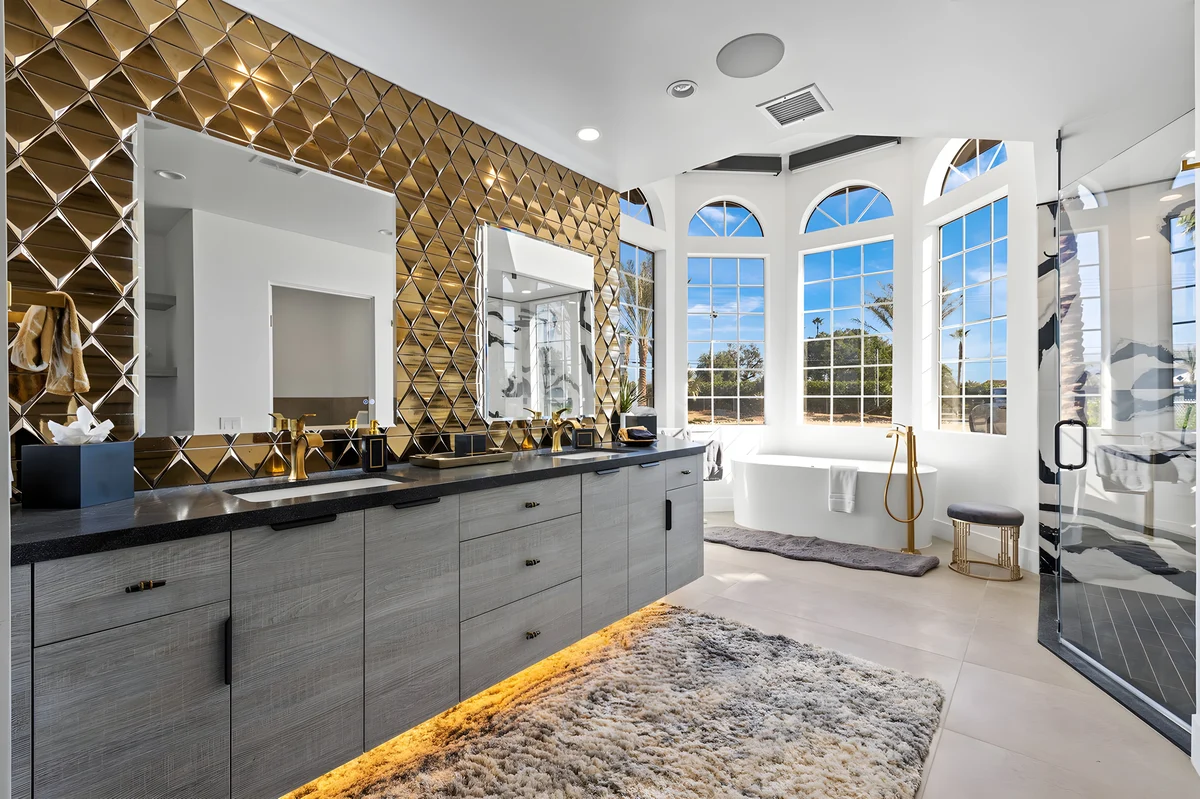 Wander Bermuda Dunes Desert