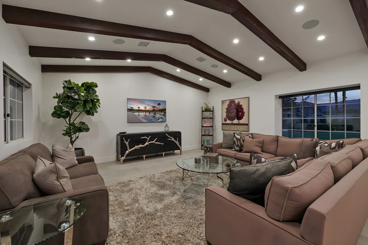 Wander Bermuda Dunes Desert