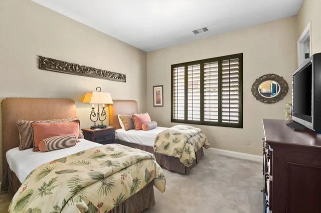 Bedroom 3 image 1