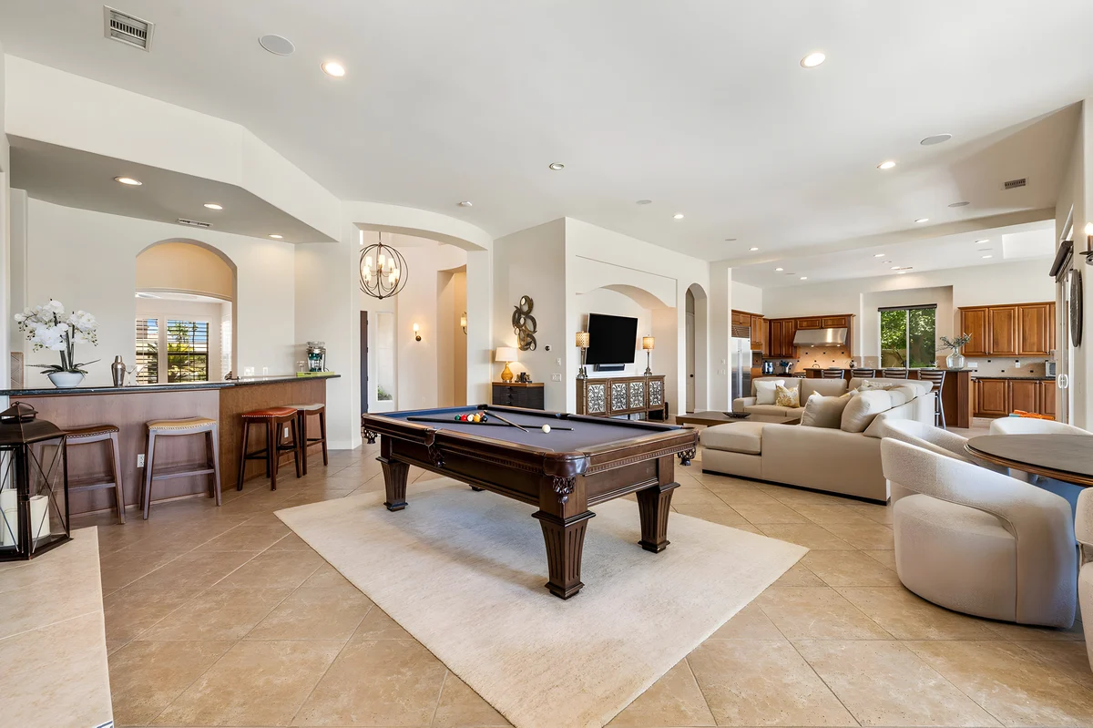 Wander La Quinta Estates