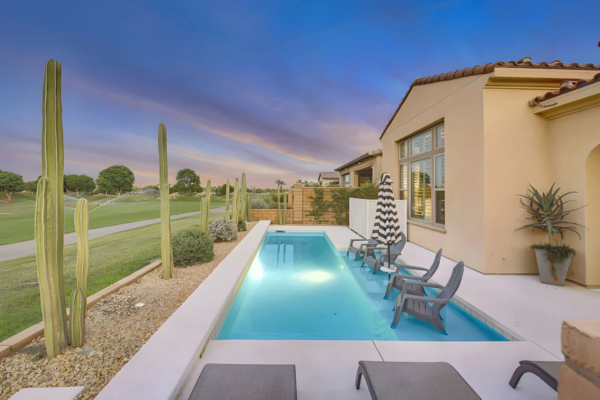 Wander La Quinta Gardens