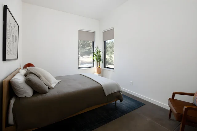 Bedroom 3 image 1