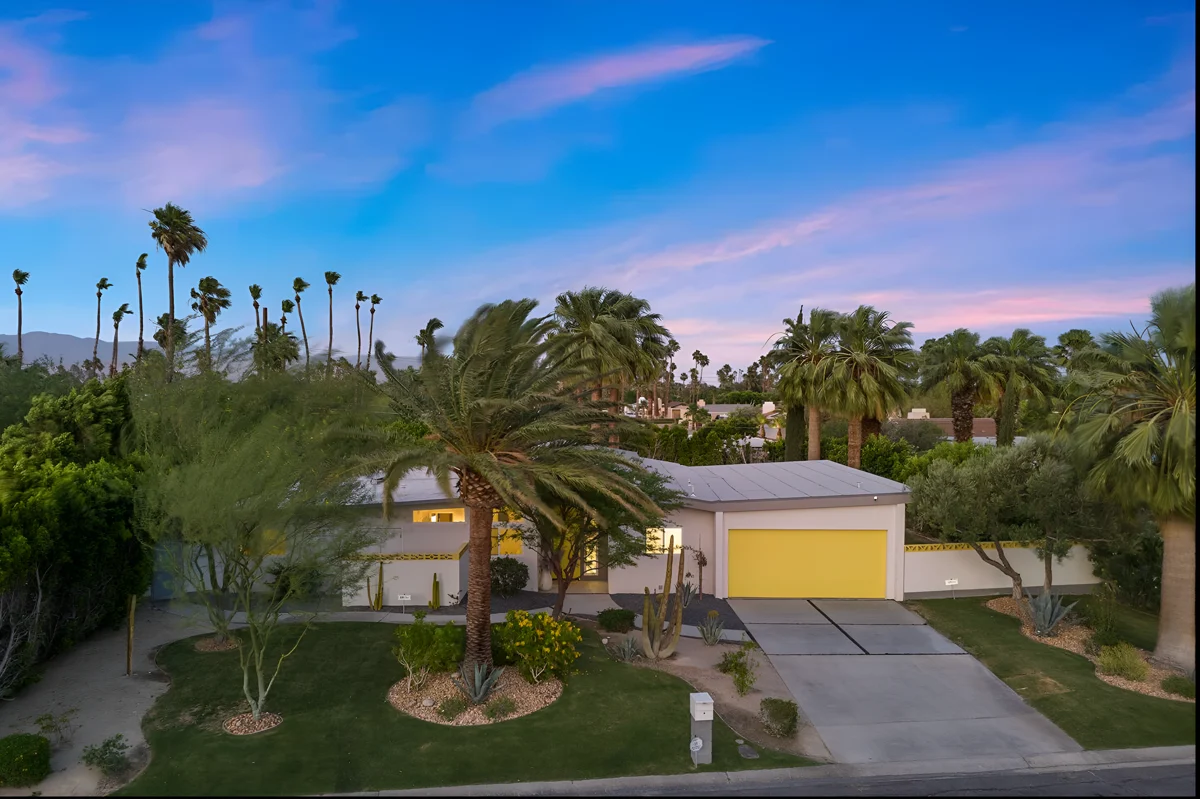 Wander Palm Springs Pinnacle