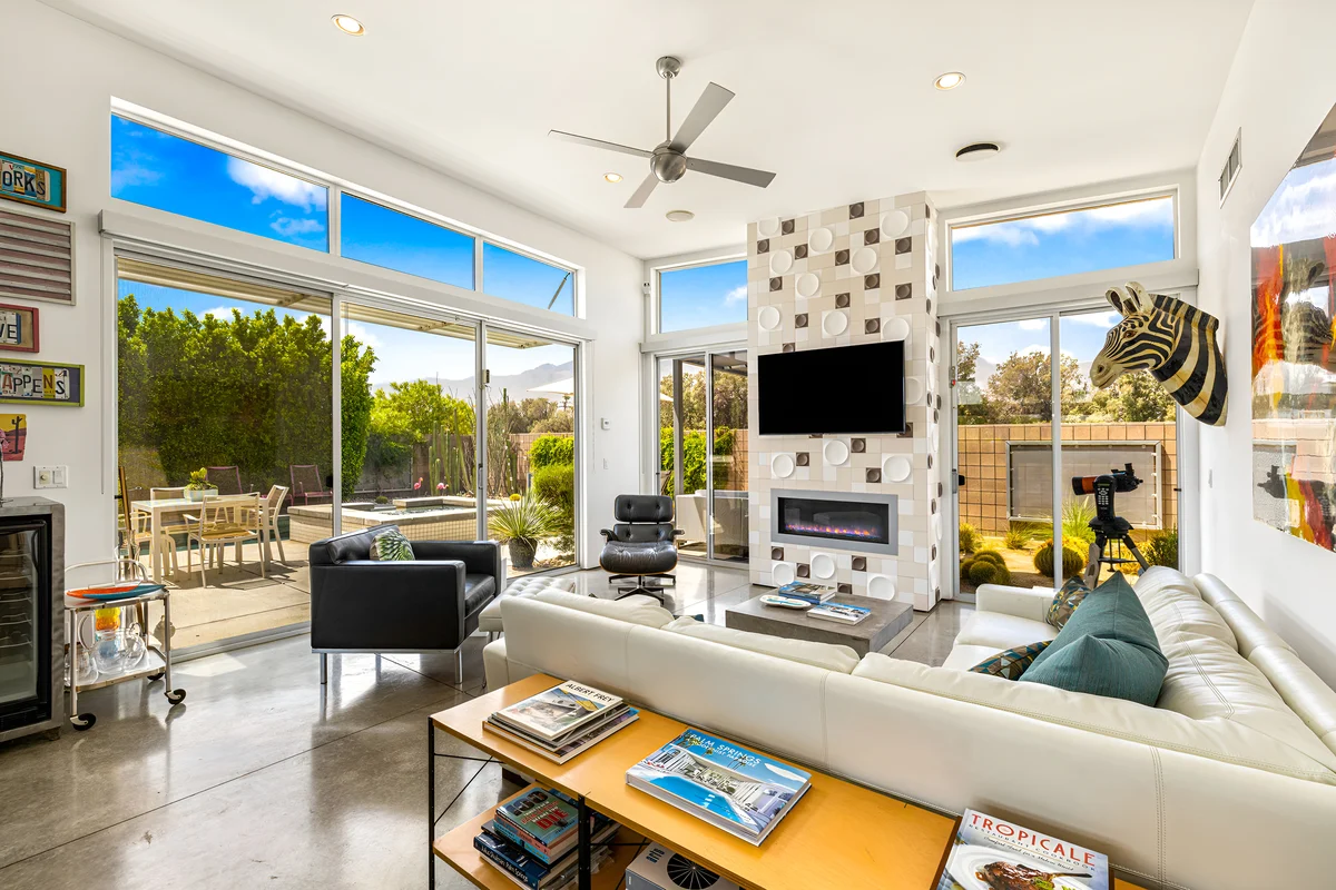 Wander Palm Springs Foothills