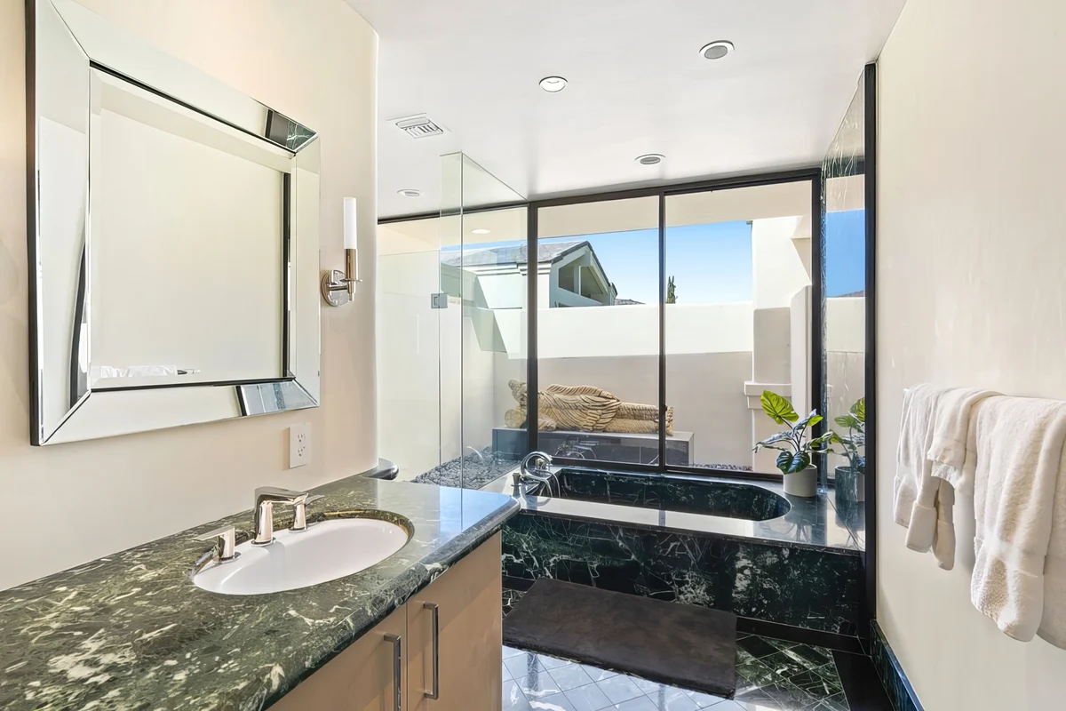 Wander Palm Desert Canyons