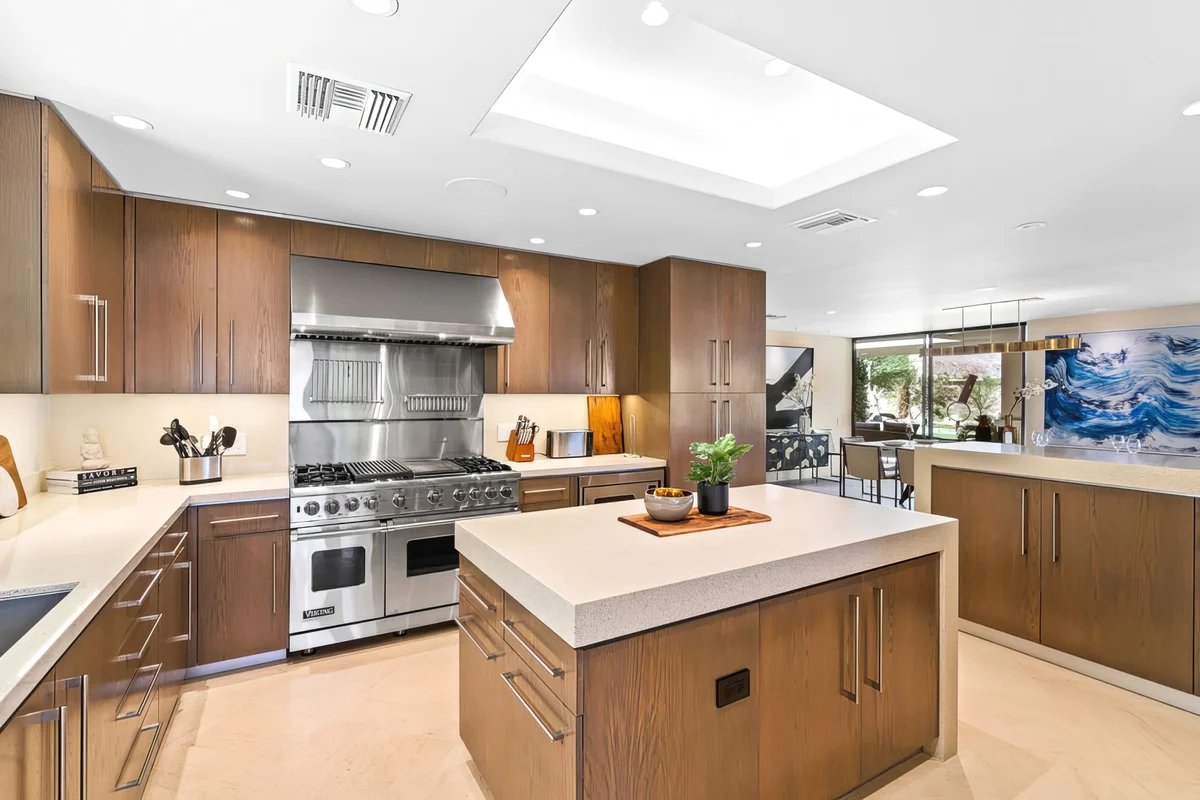 Wander Palm Desert Canyons