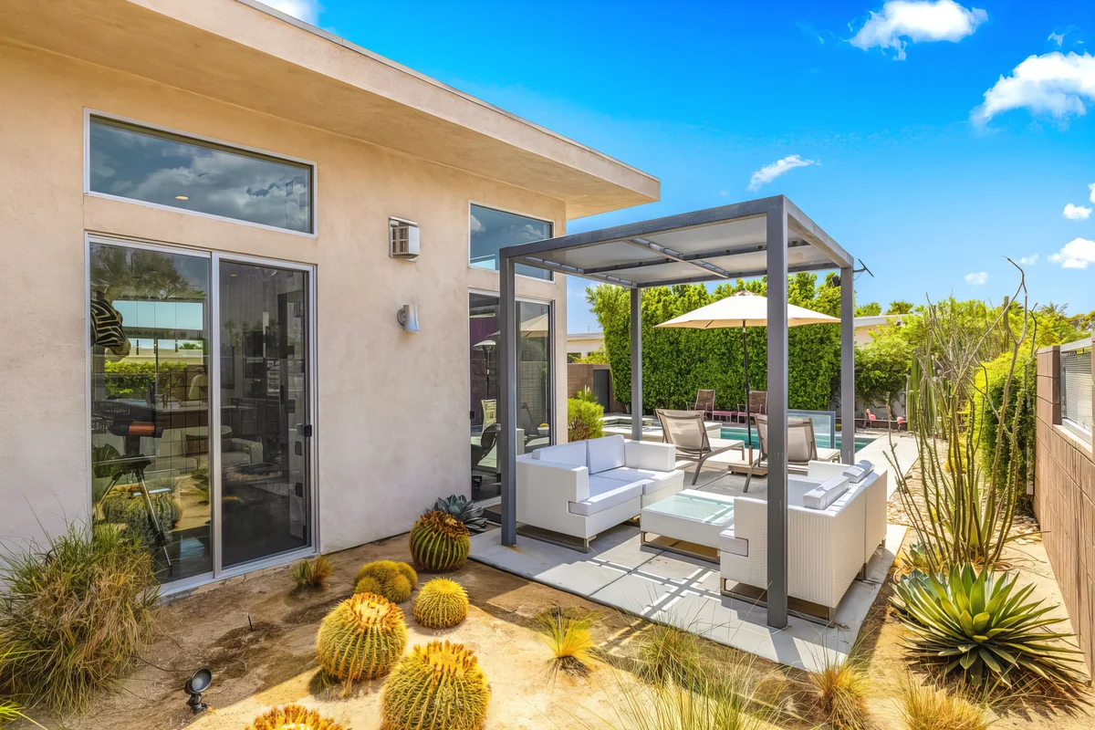 Wander Palm Springs Foothills