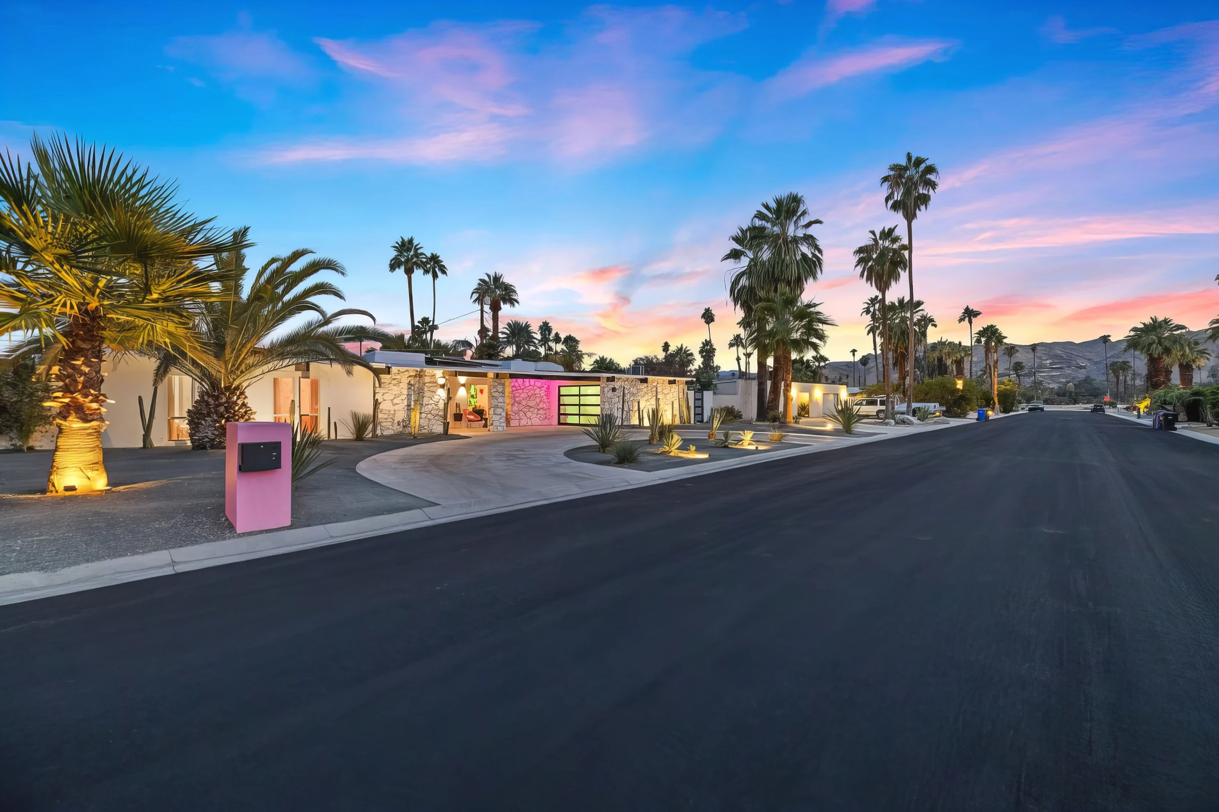 Wander Palm Springs Crest #5