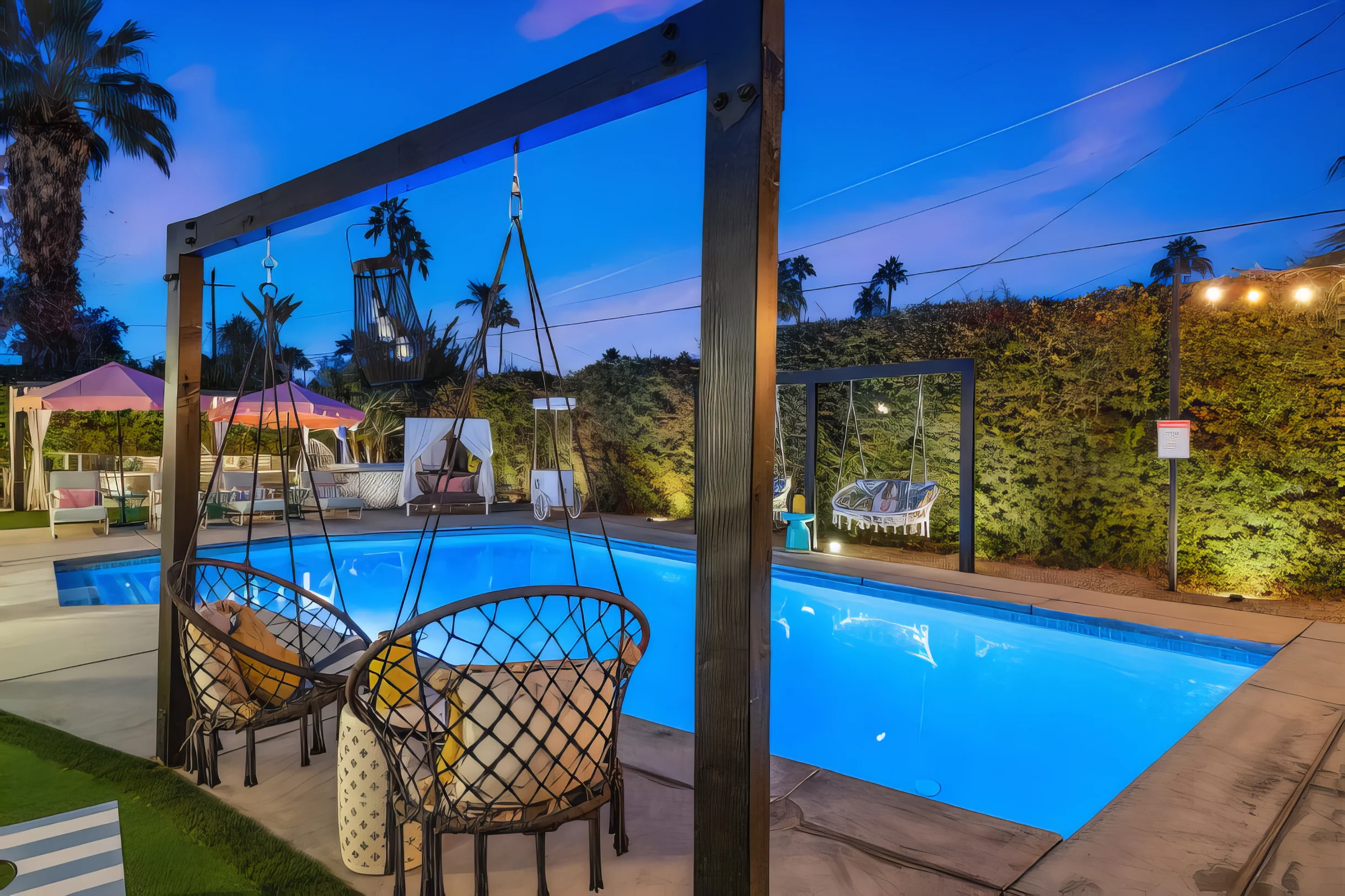 Wander Palm Springs Crest #2