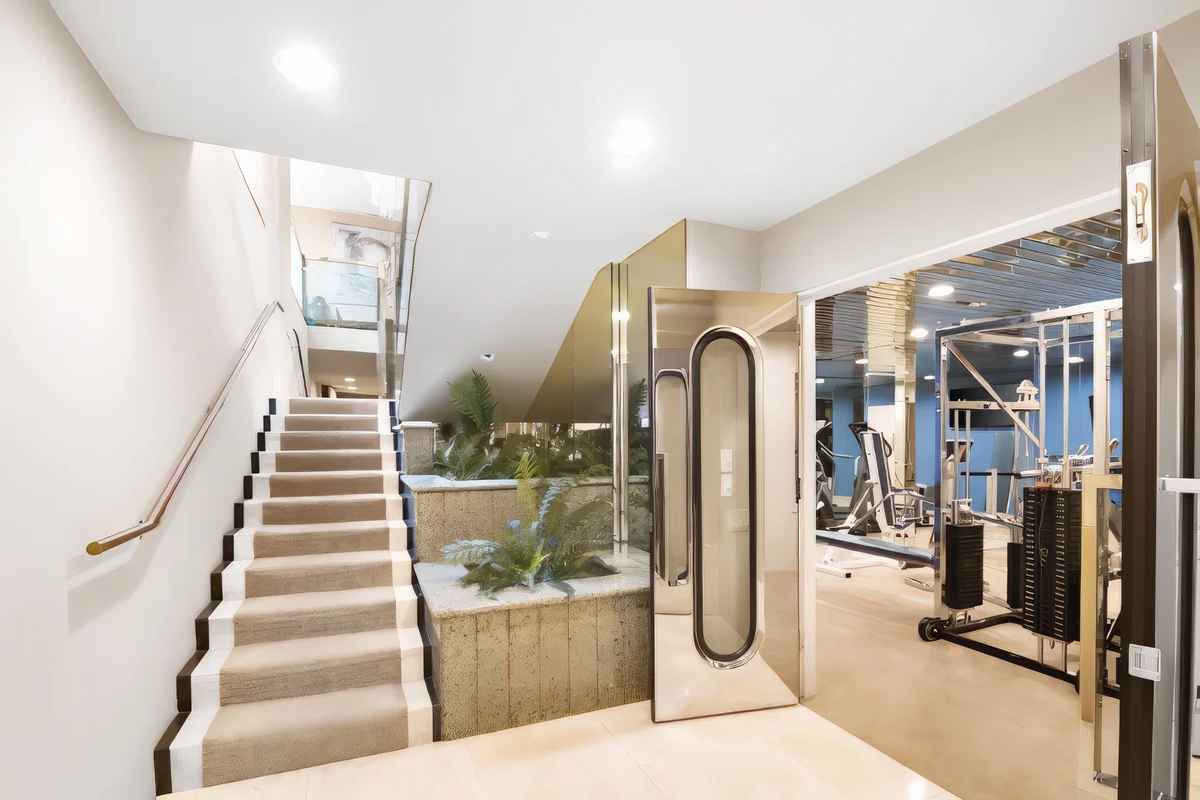 Wander Indian Wells Peaks