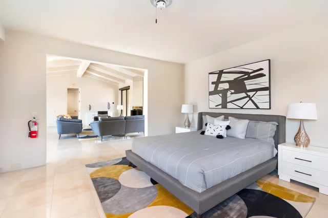 Bedroom 7 image 1