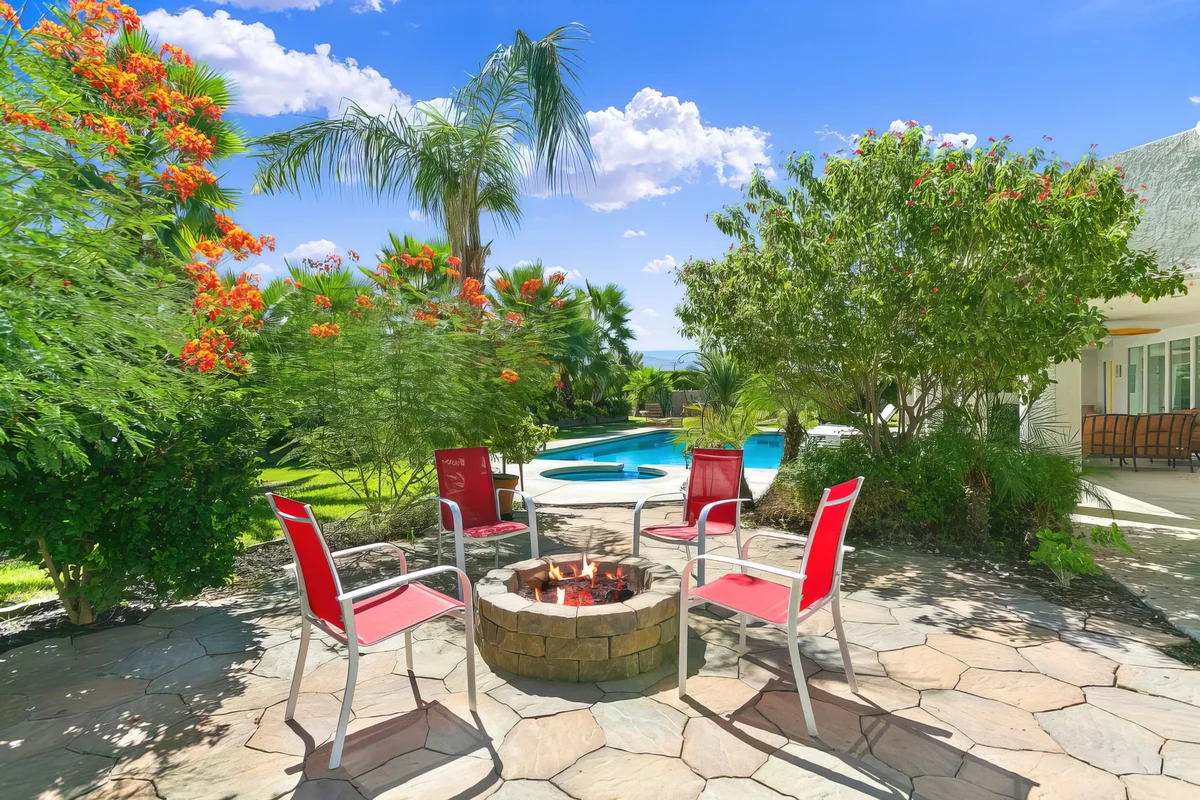 Wander Palm Desert Peaks