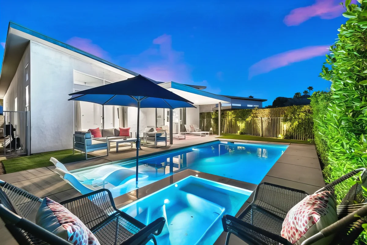 Wander Indian Wells Palms