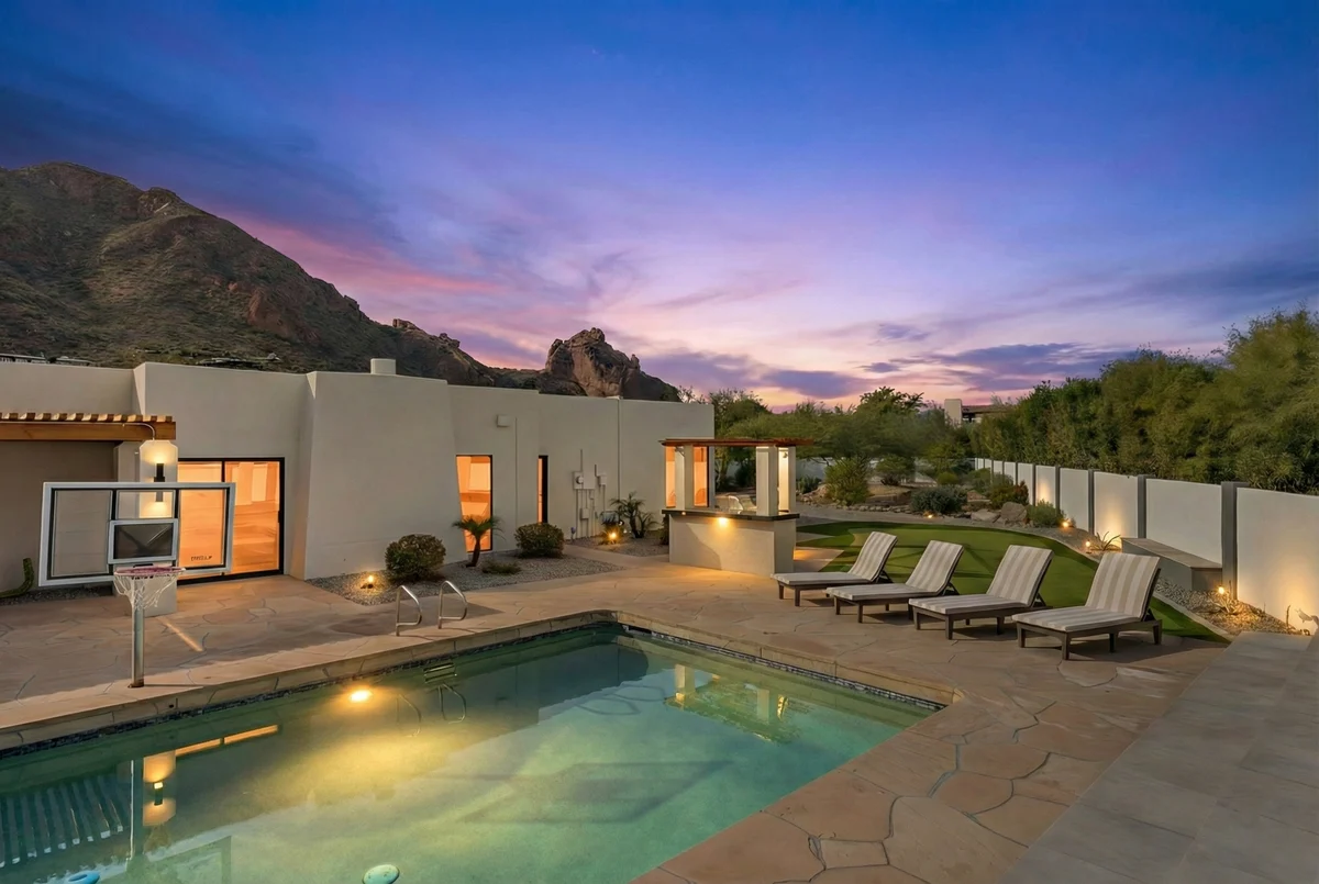 Wander Paradise Valley Vista