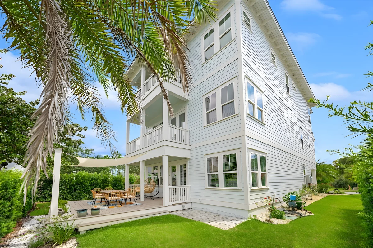 Wander Inlet Lighthouse Vista