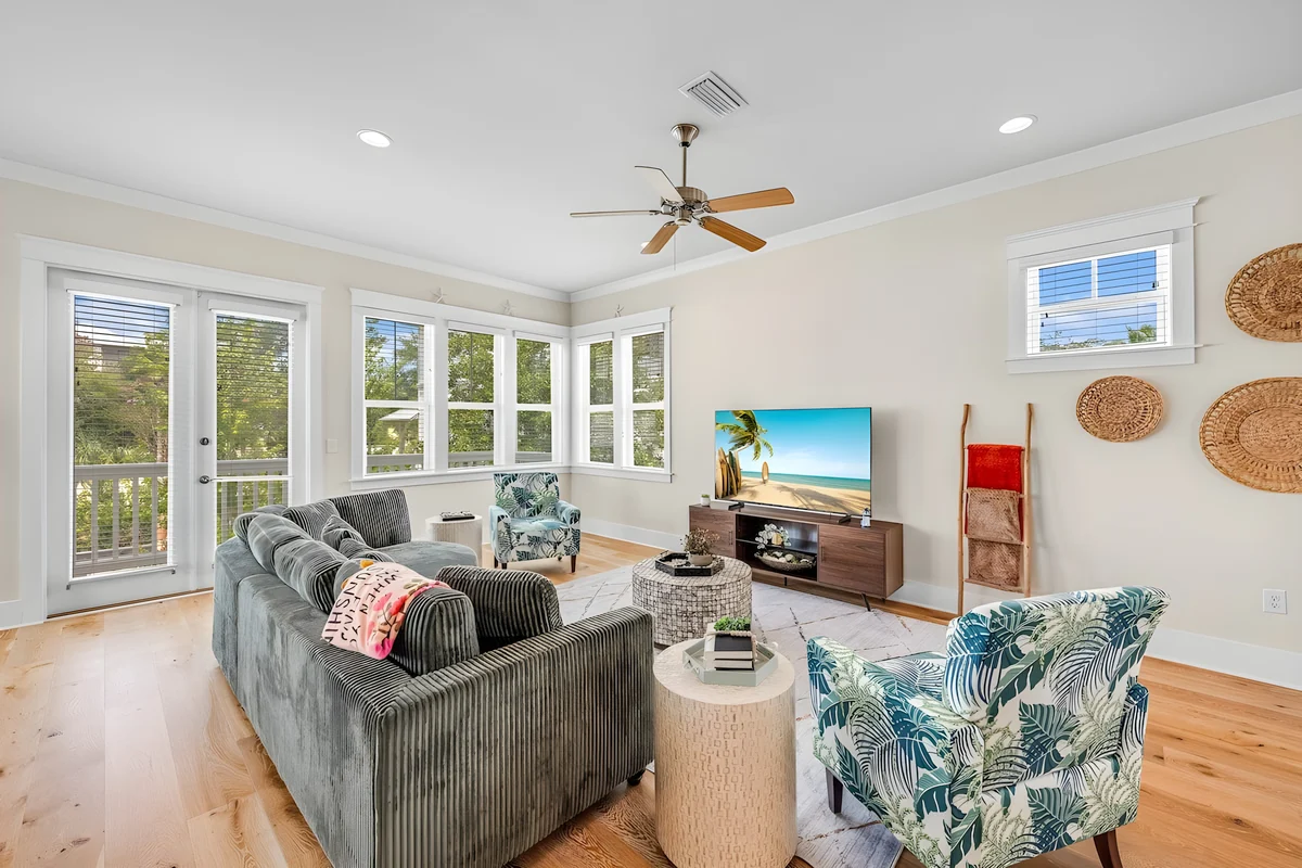 Living Room image 1