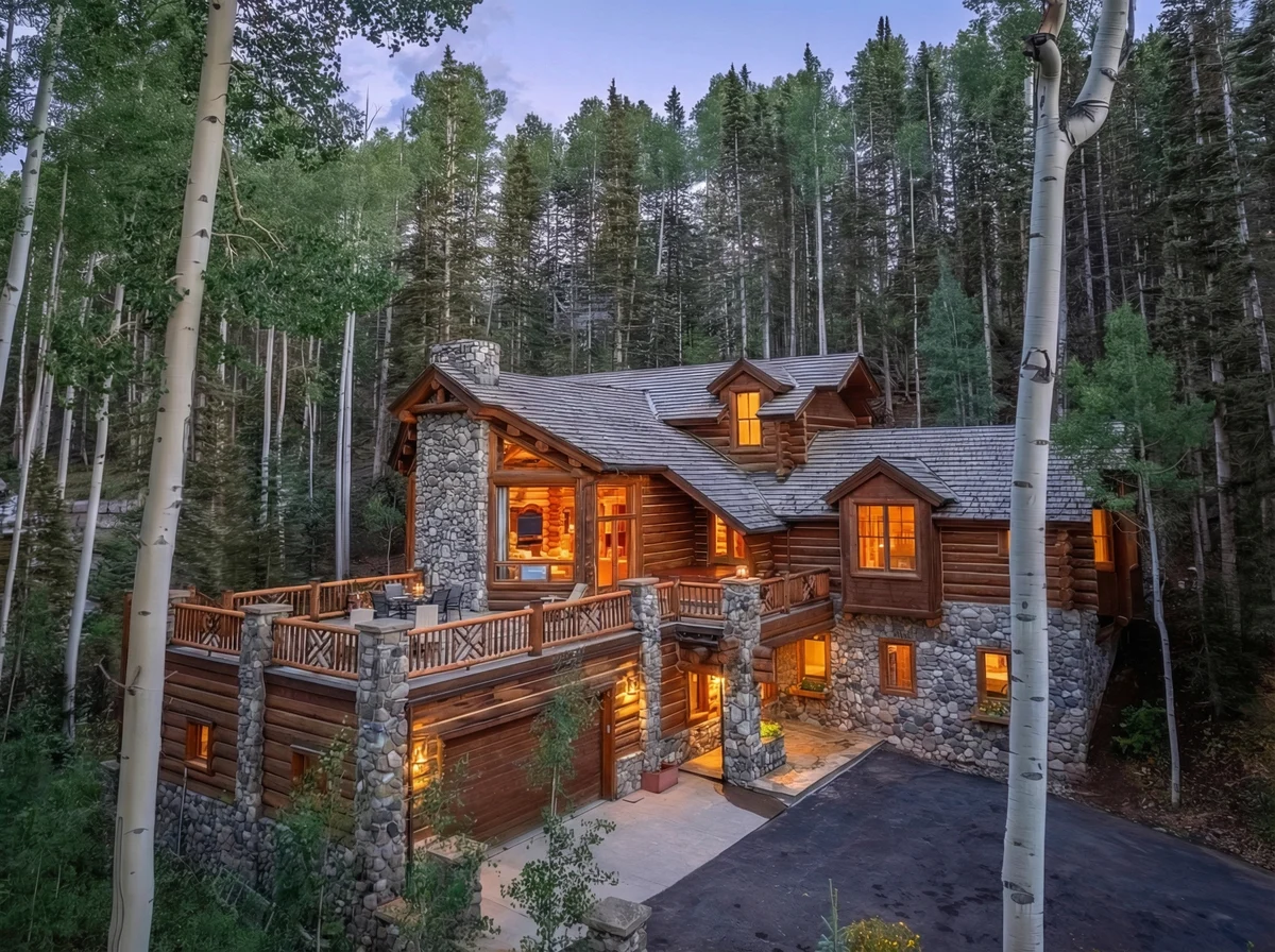 Wander Mountain Village