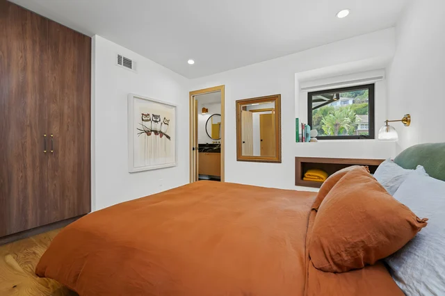 Bedroom 3 image 1