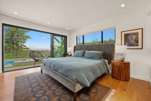 Bedroom 1 image 1