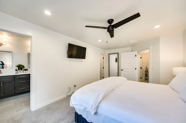 Bedroom 1 image 1