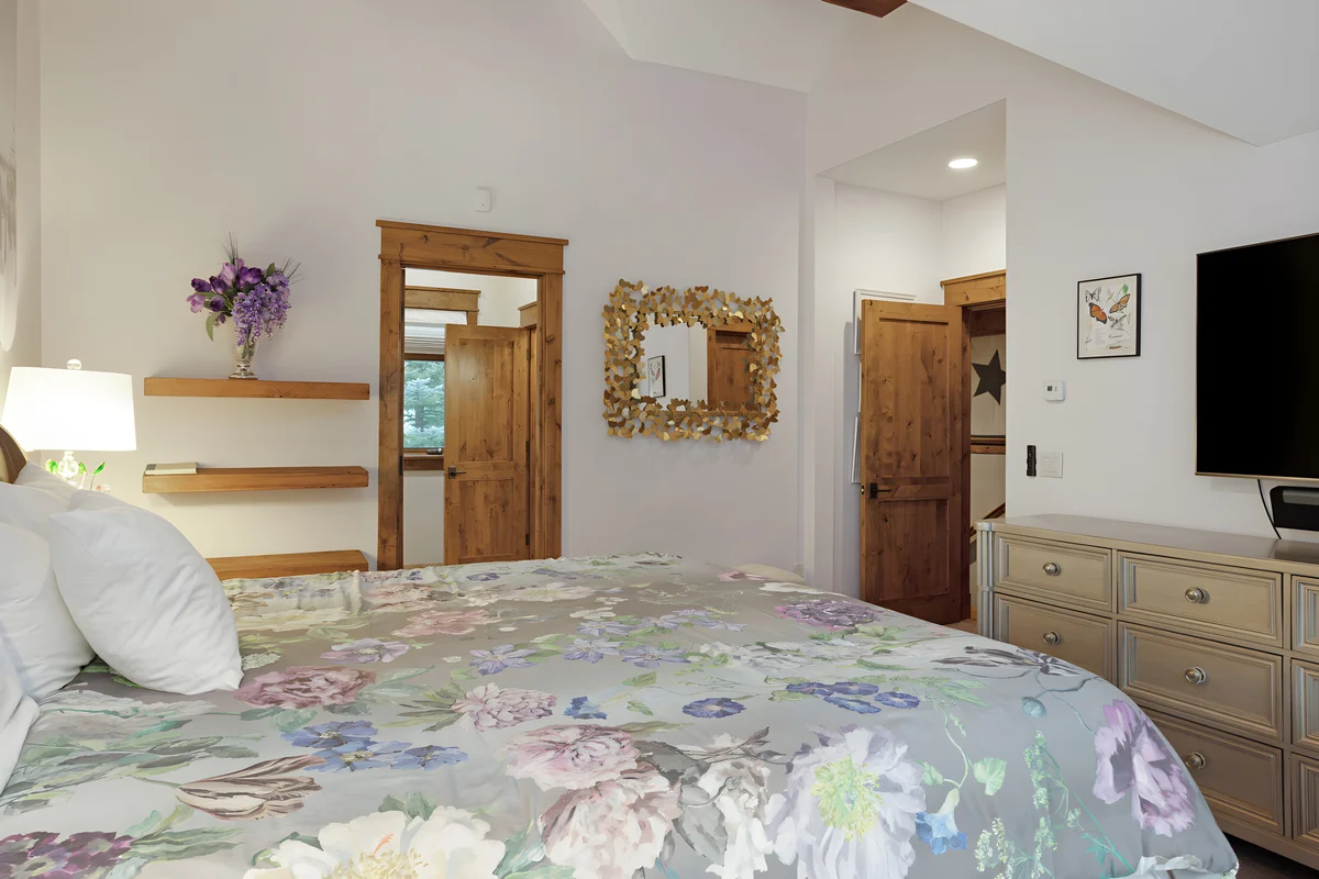 Bedroom 3 image 1