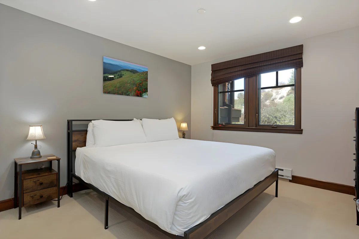 Bedroom 1 image 1
