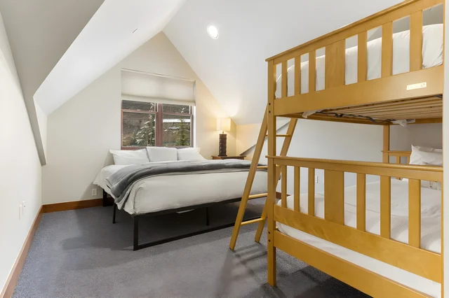 Bedroom 1 image 1
