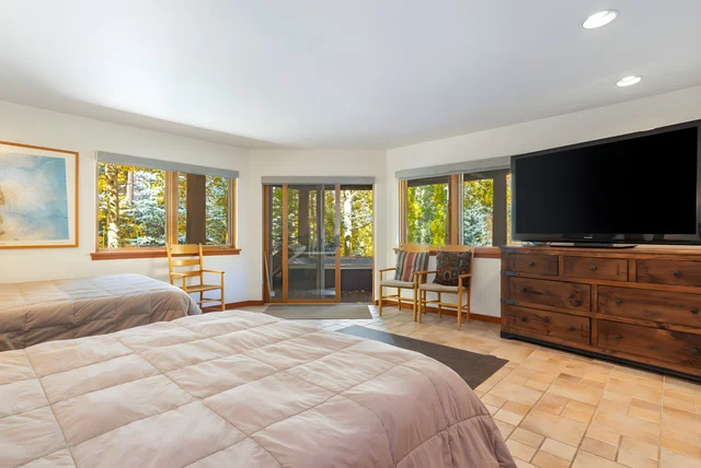 Bedroom 1 image 1