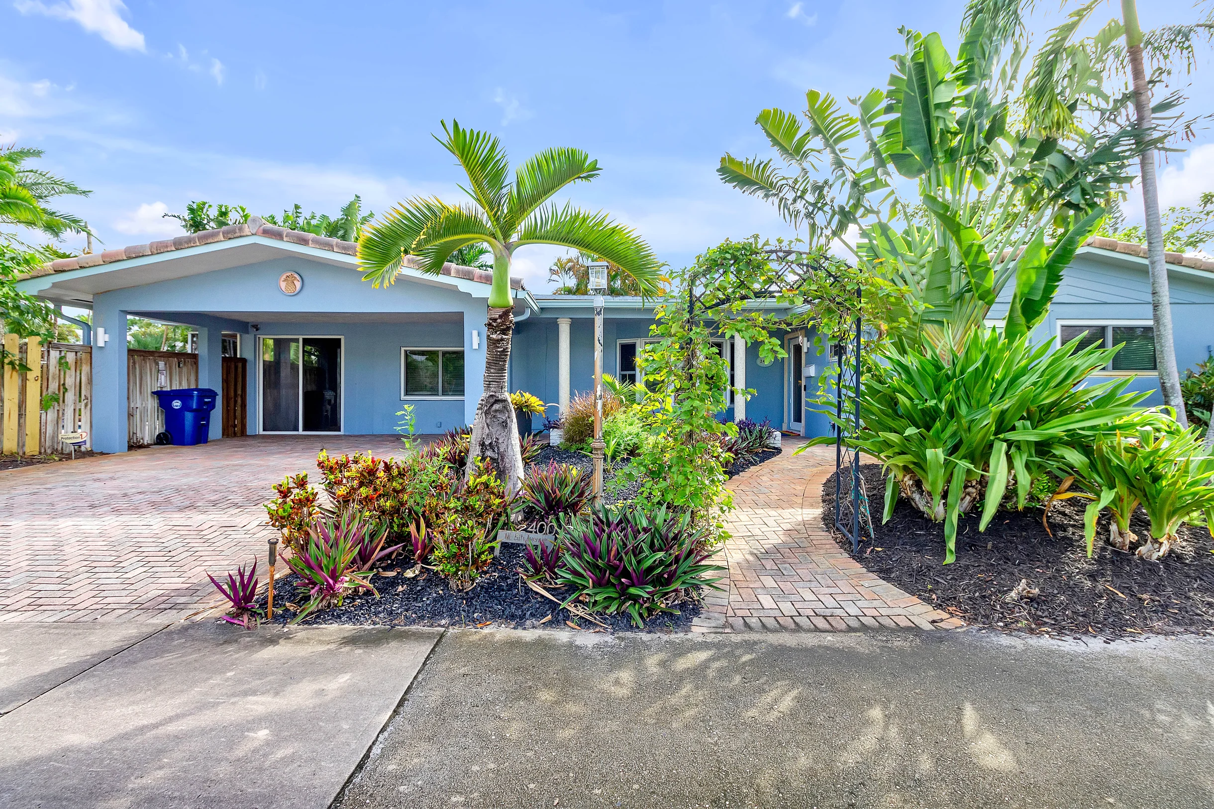 Wander Coral Ridge Tides #1