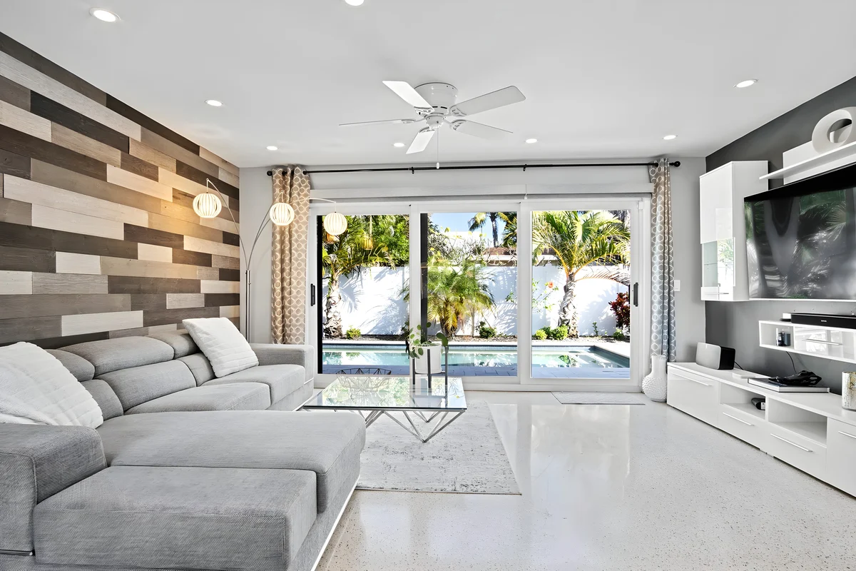 Wander Oakland Park Lagoon