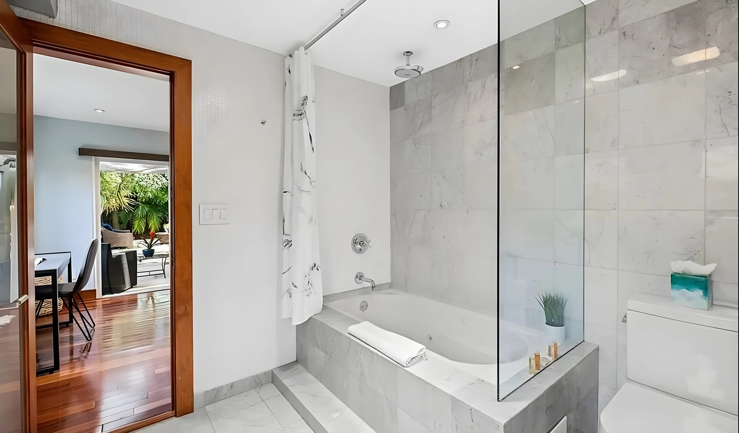 Wander Fort Lauderdale Bayside