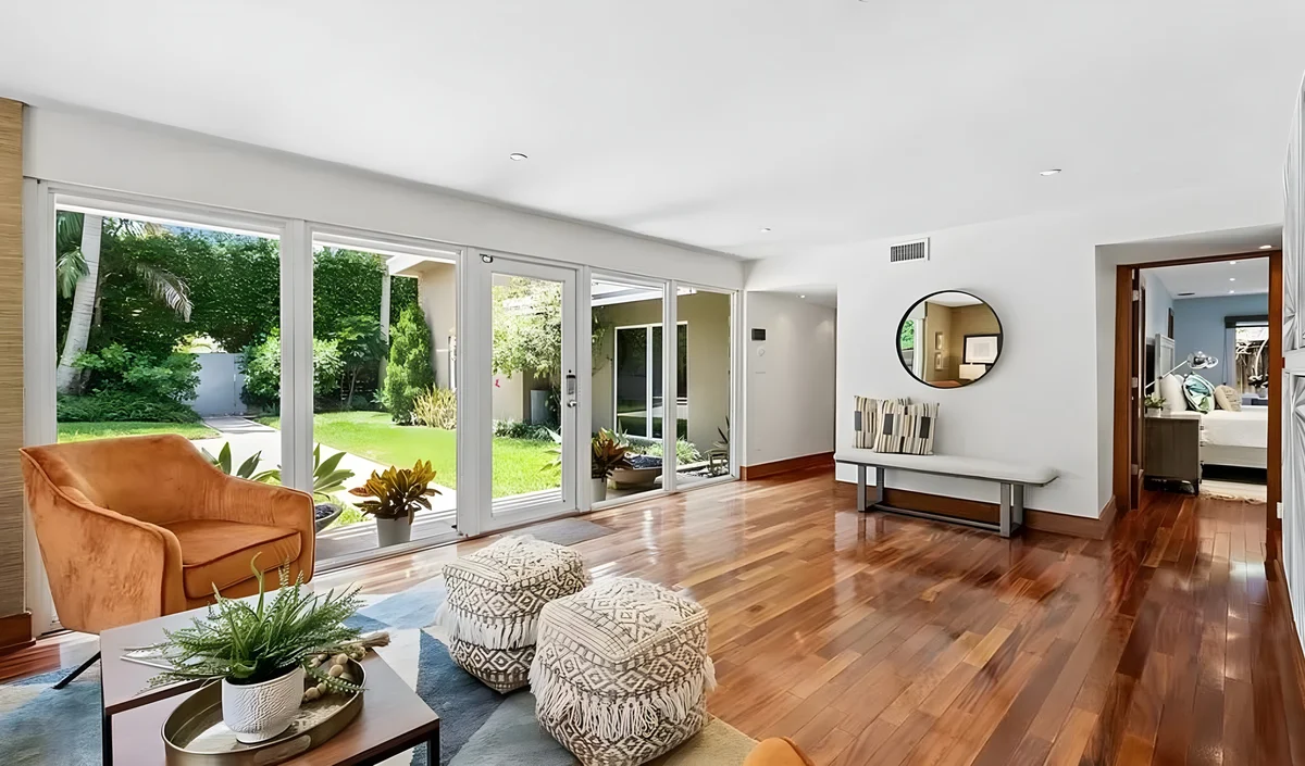 Wander Fort Lauderdale Bayside