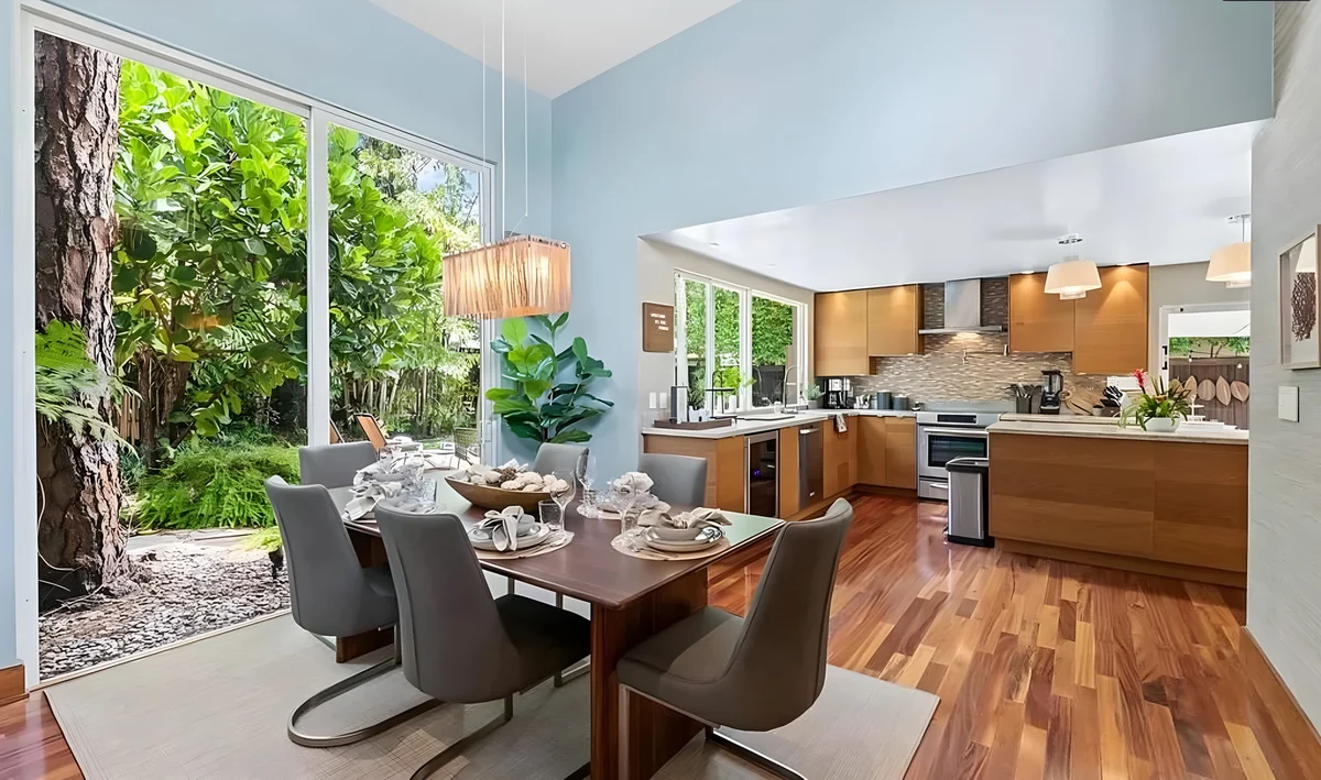 Wander Fort Lauderdale Bayside