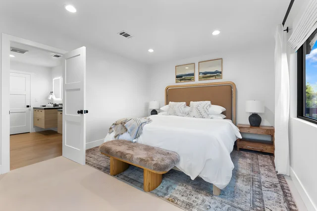 Bedroom 1 image 1