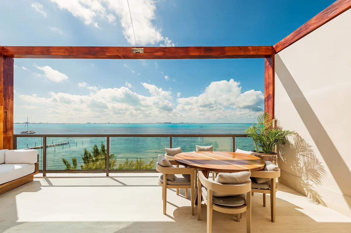 Wander Isla Mujeres Bay