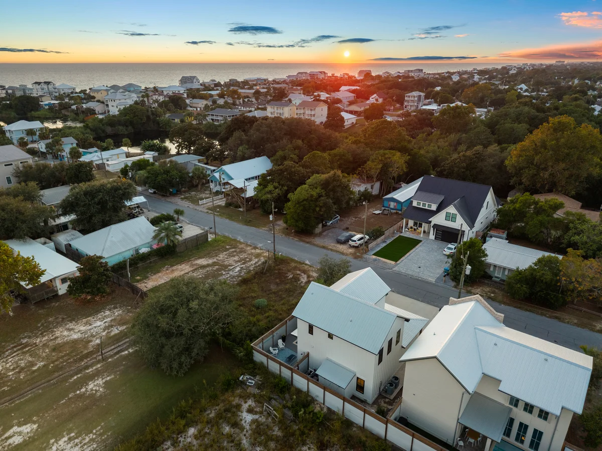 Wander Panama City Palms